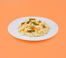 Макароны с овощами и сыром