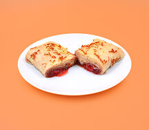 Блин с клубникой