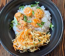 Рис с креветками и салатом Харбин