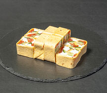 Ролл в тортилье с семгой