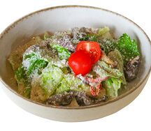 Тёплый салат с телятиной