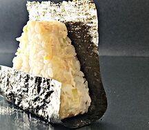 Онигири с креветками Спайси