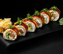 Ролл с угрем, сливочным сыром и соусом унаги