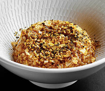 Рис жареный по-тайски с чесноком