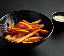 Батат фри с соусом пекорино