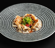 Гедза с уткой в вишневом понзу и сальсой из томатов кимчи