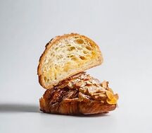 Круассан миндальный