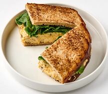 Сэндвич с кремом из яиц