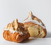 Круассан лимонный с меренгой