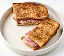 Сэндвич с копченой шеей