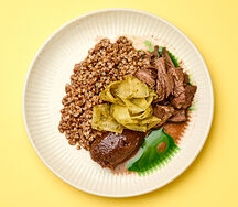 Греча с томленой говядиной