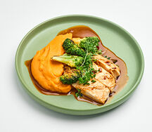 Курица су-вид с пюре из батата