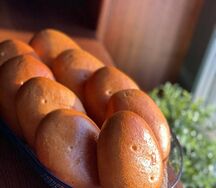 Пирожок с луком и яйцом