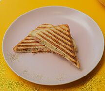 Сэндвич с ветчиной и сыром