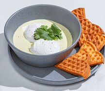 Яйцо пашот с йогуртом 