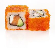 Ролл Калифорния с лососем