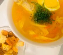 Суп куриный с домашней лапшой