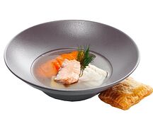 Уха по-царски c расстегаем