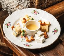 Сырная тарелка