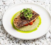 Филе Дорадо с кремом из кабачков