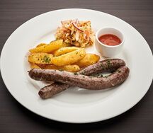 Колбаски из баранины с кинзой и луком