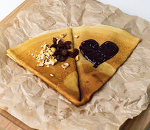 Блин с шоколадом, фундук и изюм