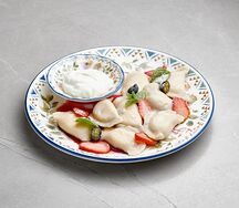 Вареники с творогом и изюмом