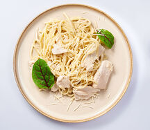 Спагетти с цыпленком в сливочном соусе