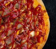 Пицца с рваной свининой