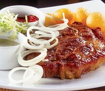 Стейк из cвинoй шеи