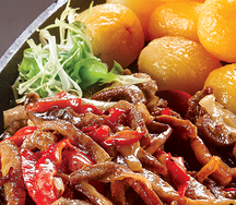 Язык в сливках с грибами и болгарским перцем