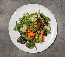 Микс салата, огурец, морковь