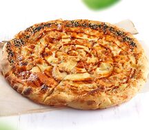 Пицца с куриным филе в соусе терияки