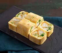 Тортилья с курицей в сухарях