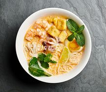 Лакса с морепродуктами