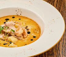 Коцци с мидиями, беконом и креветками