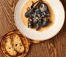 Мидии в соусе том ям