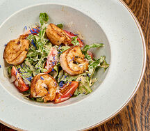 Рукола и креветки