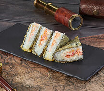 Японский сэндвич с лососем