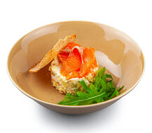 Салат Оливье с лососем и халап