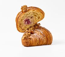 Круассан гранола-малина