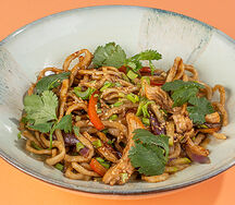 Удон с копченой куриной грудкой