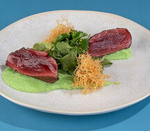 Медальоны из говядины с картофельным пюре васаби