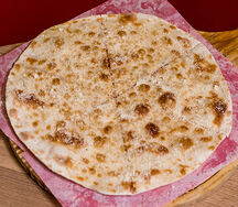 Фокачча с чесноком и пармезаном