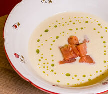 Сырный крем-суп с подкопченным лососем