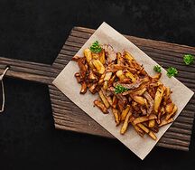 Картофель жареный с телятиной и сезонными грибами