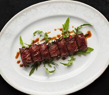 Оленина с овощами