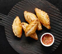 Пирожки ассорти с соусом сальса