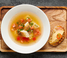 Уха из белых рыб с паштетом из лосося и красной икрой