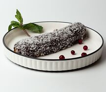 Эклер шоколадный